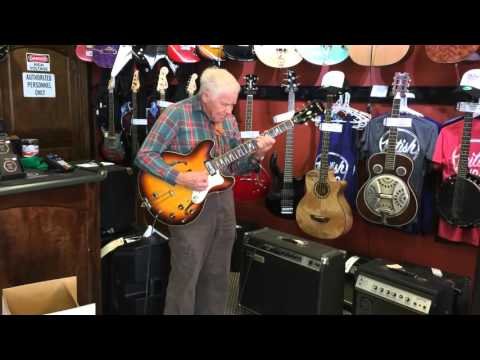 Grandfather aged 81 walks into guitar shop then stuns everybody with this jaw-dropping solo
