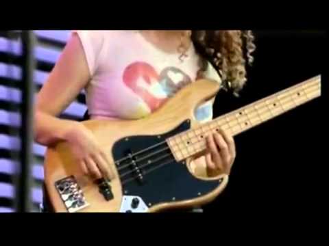 Best FEMALE Bass player in the world! Tal Wilkenfeld Jamming with JEFF BECK